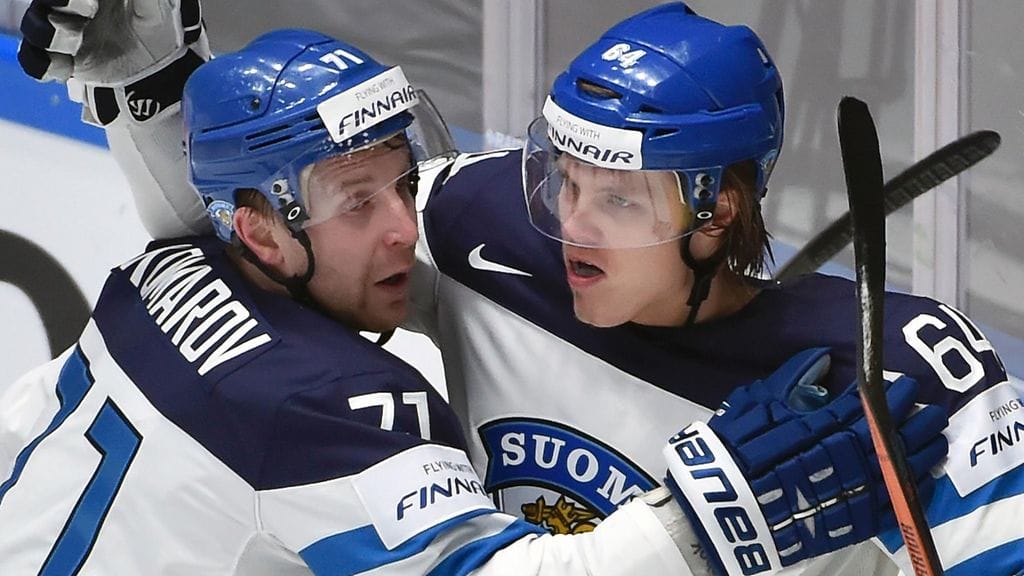 Mikael Granlund (oik.), Leo Komarov