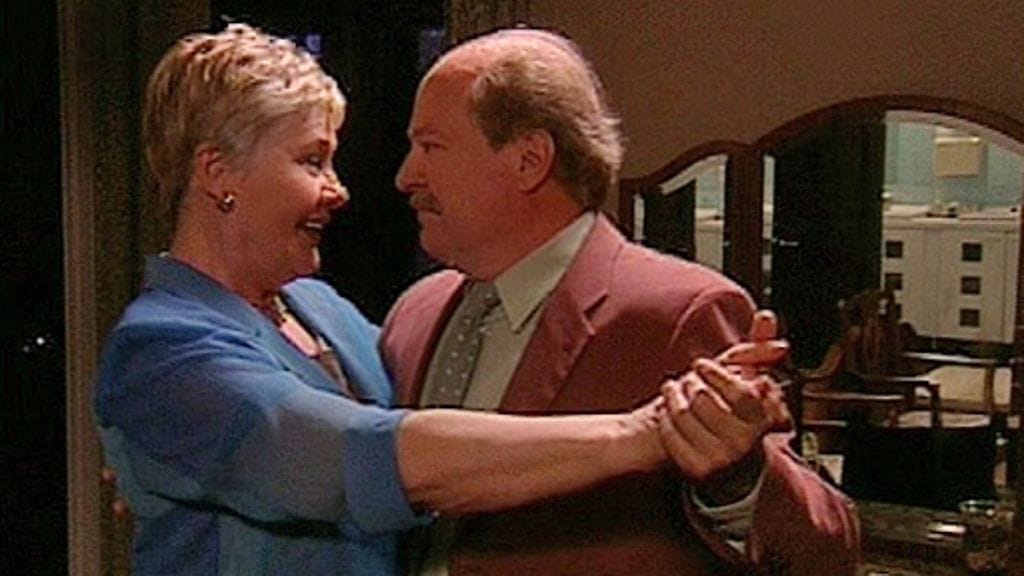 Salatut elämät Ulla Taalasmaa (Maija-Liisa Peuhu) ja Seppo Taalasmaa (Jarmo Koski).