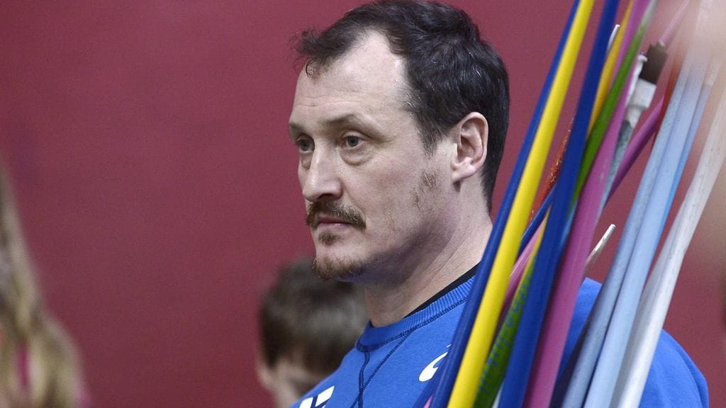 Keihäänheiton lajivalmentaja, maailmanmestari Kimmo Kinnunen Helsingissä tammikuussa 2015. Kinnunen opetti nuoria keihäskoulussa Liikuntamyllyssä.