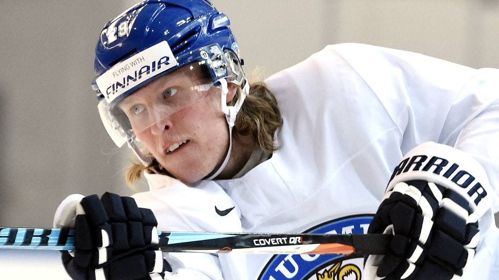 Patrik Laine vetelee