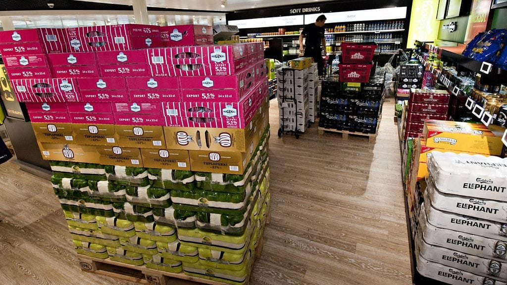 Suurin osa suomalaisten juomista vahvoista oluista tuodaan matkustajatuontina.