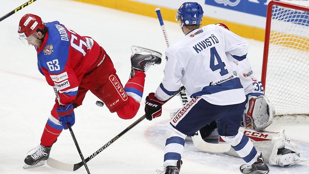 Suomi kohtasi Venäjän kahdesti MM-kisoihin valmistavissa otteluissa. Leijonat voitti molemmat ottelut.