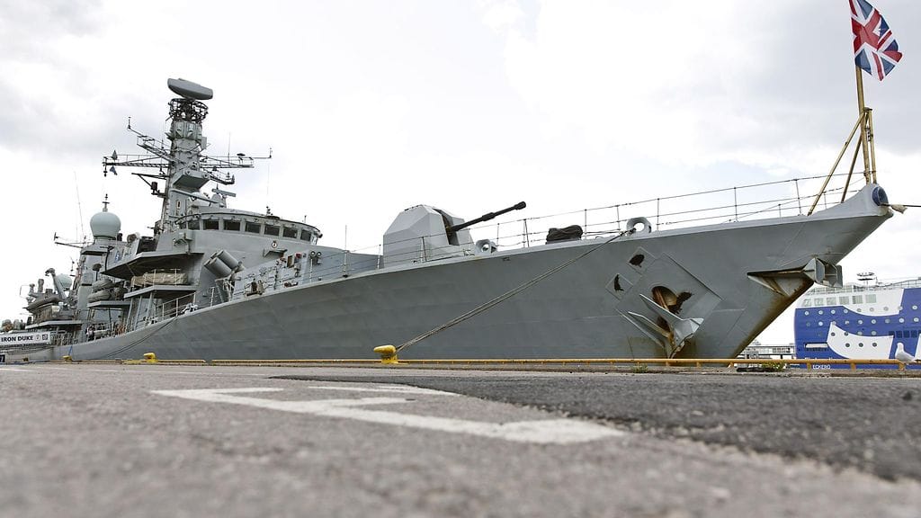 Iso-Britannian fregatti HMS IRON DUKE Naton laivasto-osaston vierailulla Helsingissä 21. toukokuuta 2016