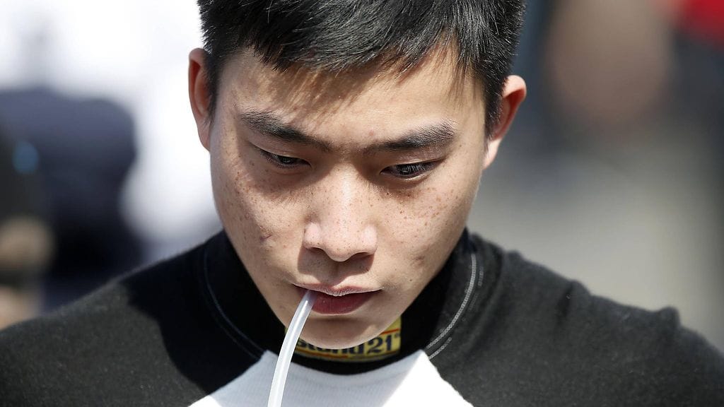 Li Zhi Congilla on edessään leikkausoperaatio.