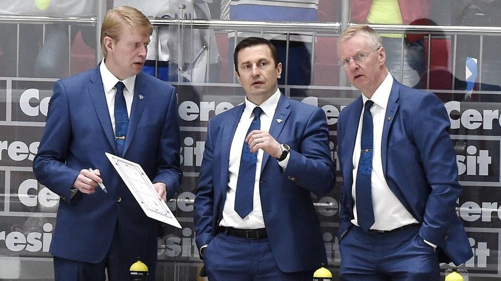 Jukka Rautakorpi (vas.), Ville Peltonen ja Kari Jalonen.