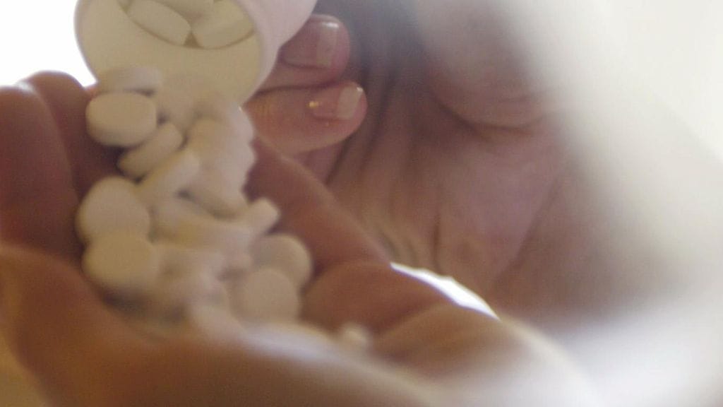 Verenpainelääkityksellä havaittiin tutkimuksessa vaikutusta mielialahäiriöihin. Kuvituskuva.