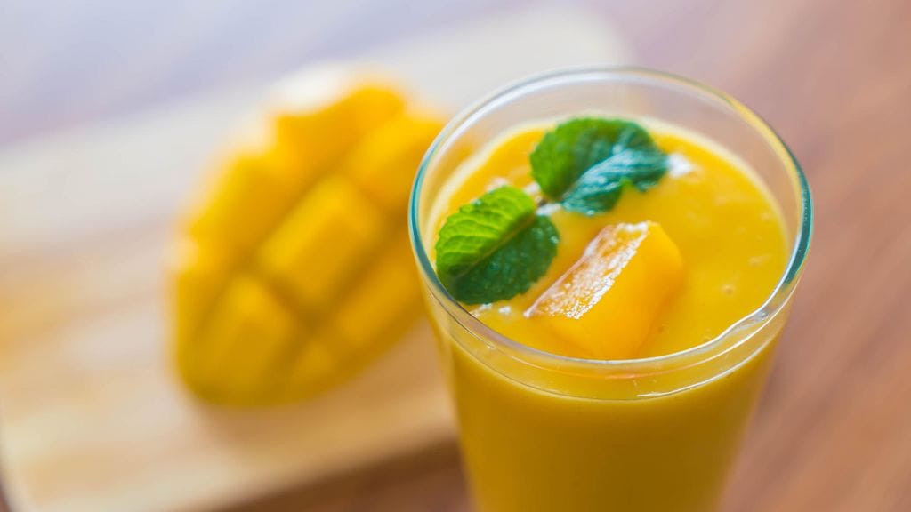 Mango-smoothie on oivallista aamupalaa.
