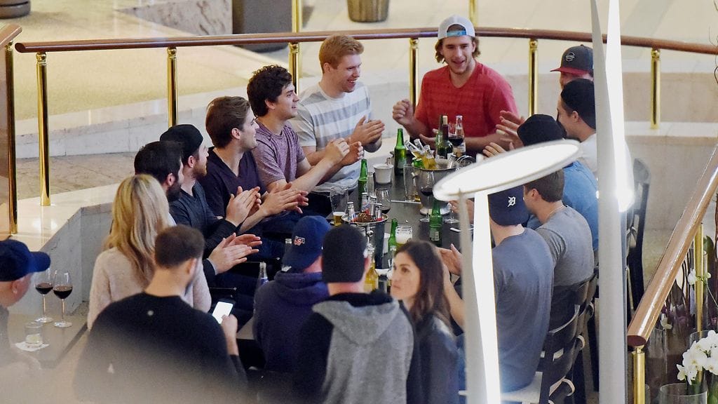 Kanadan ja USA:n pelaajat MM-kisojen jälkeen 22. ja 23.5.2016 1