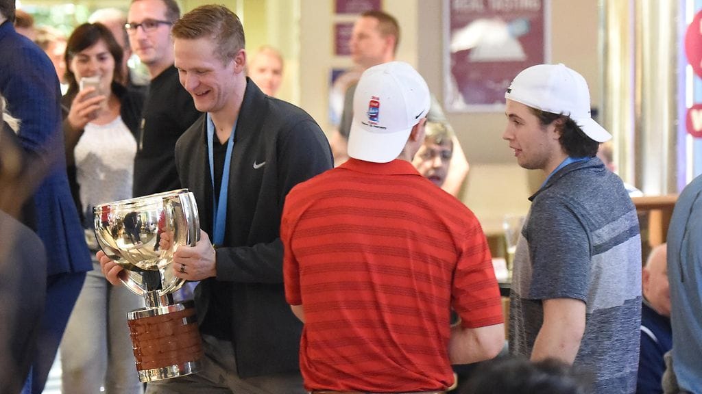 Kanadan ja USA:n pelaajat MM-kisojen jälkeen 22. ja 23.5.2016 6