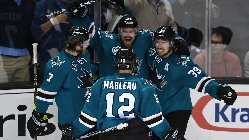 Joonas Donskoi juhlii maaliaan.