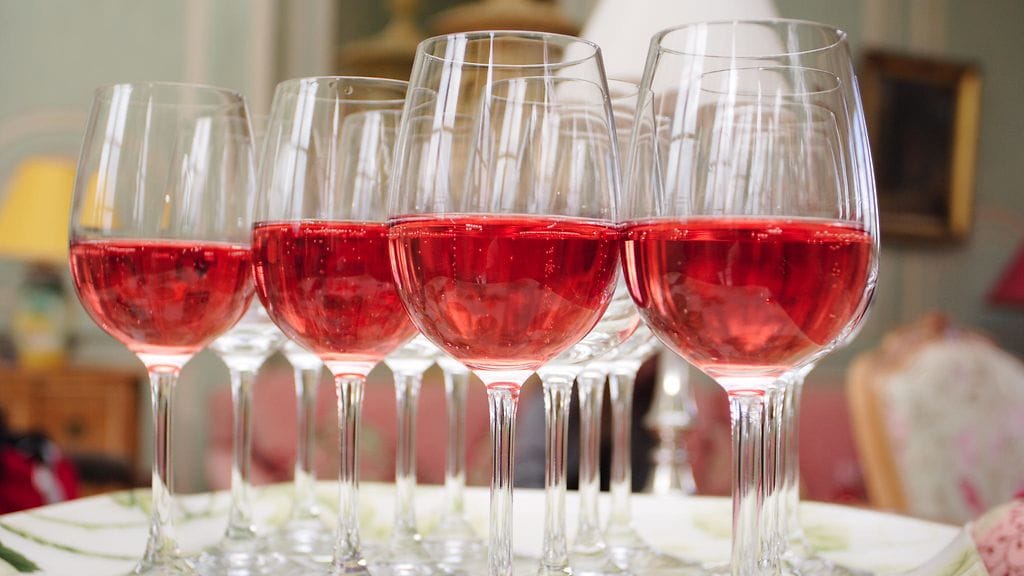 Roseeviini maistuu etenkin aurinkoisella säällä.