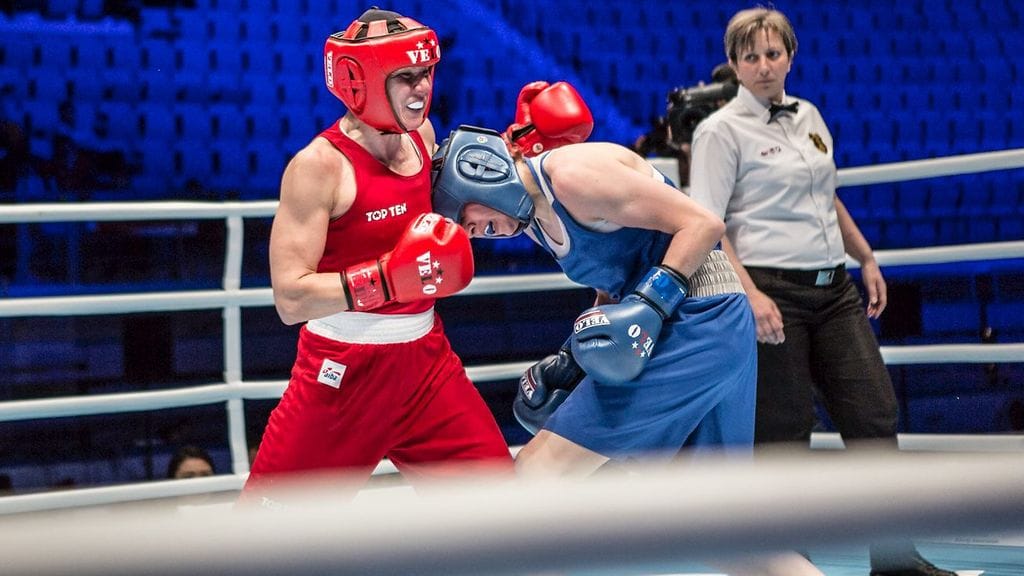 Mira Potkonen taipui MM-välierässä Venäjän Anastasia Beljakovalle.