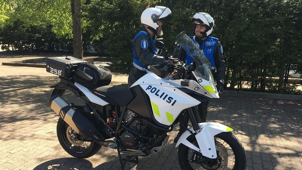 moottoripyöräpoliisi