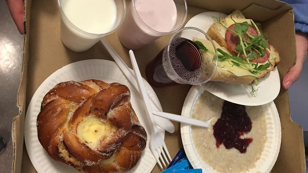 Helsingin vieraskodin aamiainen