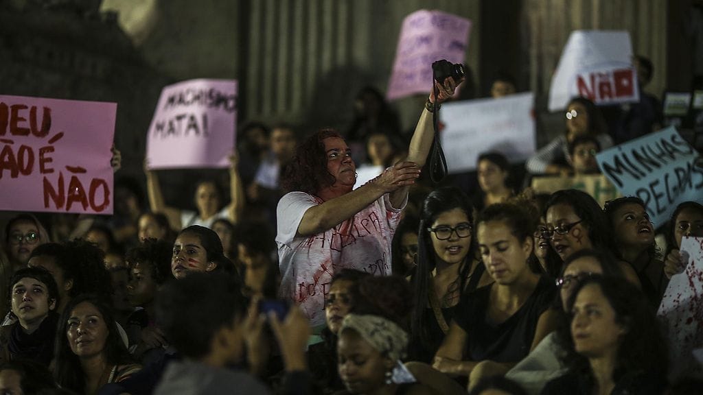 Rio de Janeirossa osoitettiin mieltä raiskauksia vastaan 27.5.2016.