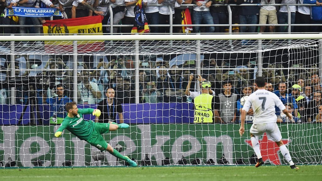 Cristiano Ronaldo pisti Realin viidentenä vetäjänä pallon pussiin, ja Real pääsi aloittamaan mestaruusjuhlat.