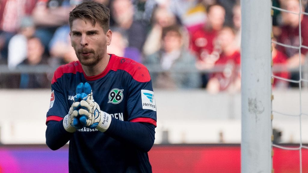 Ron-Robert Zieler edusti Hannoveria kuuden vuoden ajan.