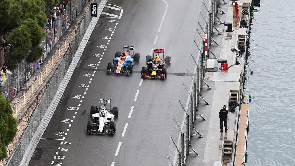 Max Verstappen ohitteli rohkeasti Monacossa ennen keskeytystään.