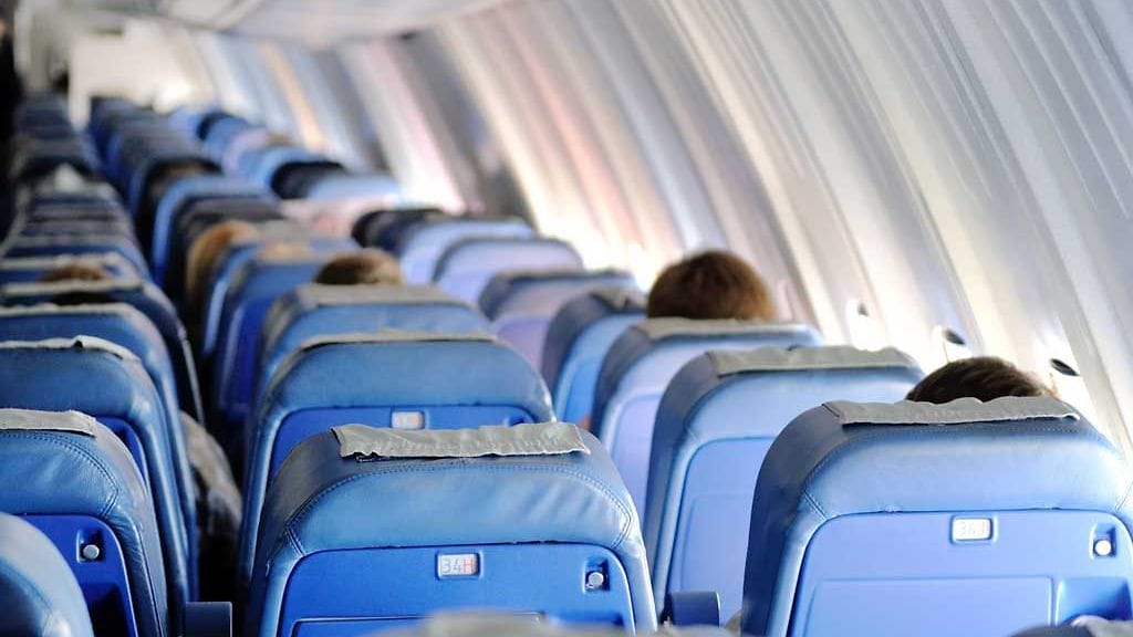 Egyptiläinen matkustajalentokone on tehnyt hätälaskun Uzbekistaniin perättömän pommiuhkauksen vuoksi.