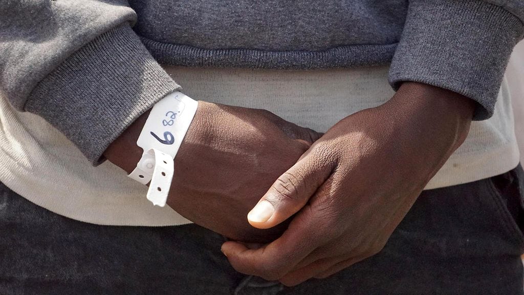 Siirtolaiskriisi Välimerellä kuvina: Heidät pelastettiin varmalta kuolemalta