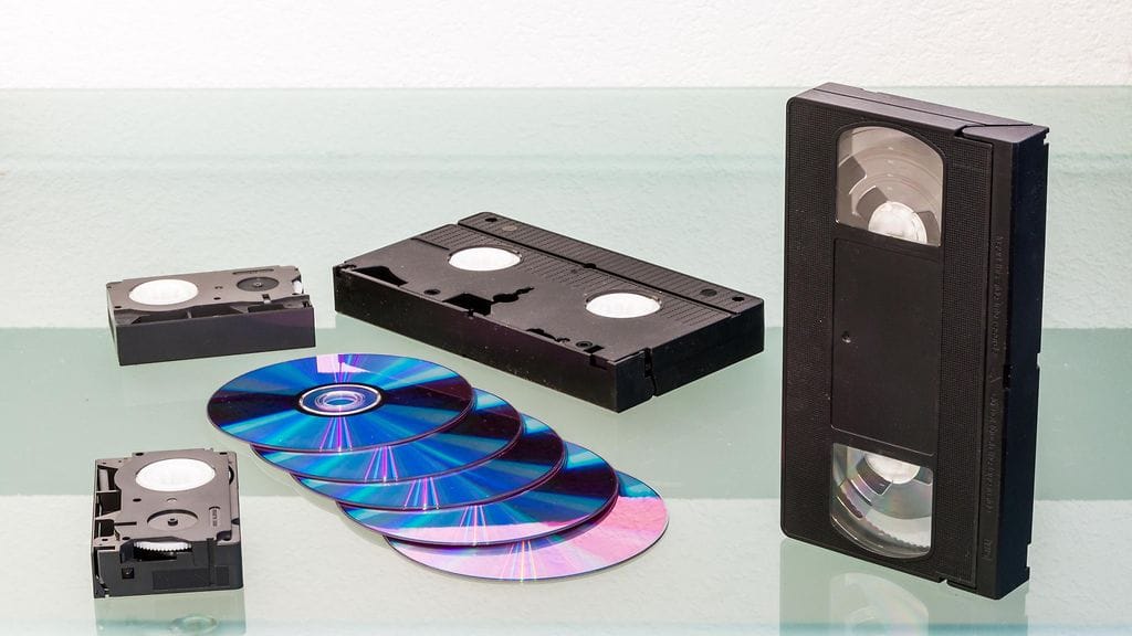 Kyllä, tässä on koko kodin viihdekeskus. Uskokaa pois!