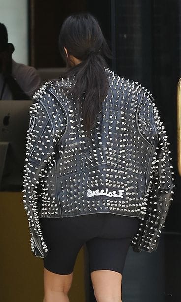 kim kardashian ja shortsit