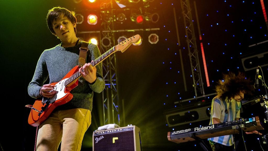 Surfer Bloodin Thomas Fekete lavalla vuonna 2010.