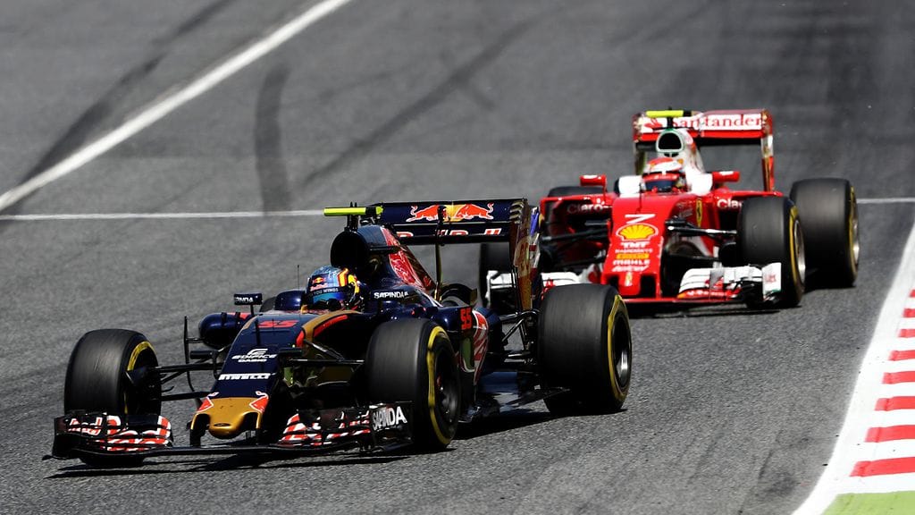 Carlos Sainz ja Kimi Räikkönen Barcelonassa toukokuussa.