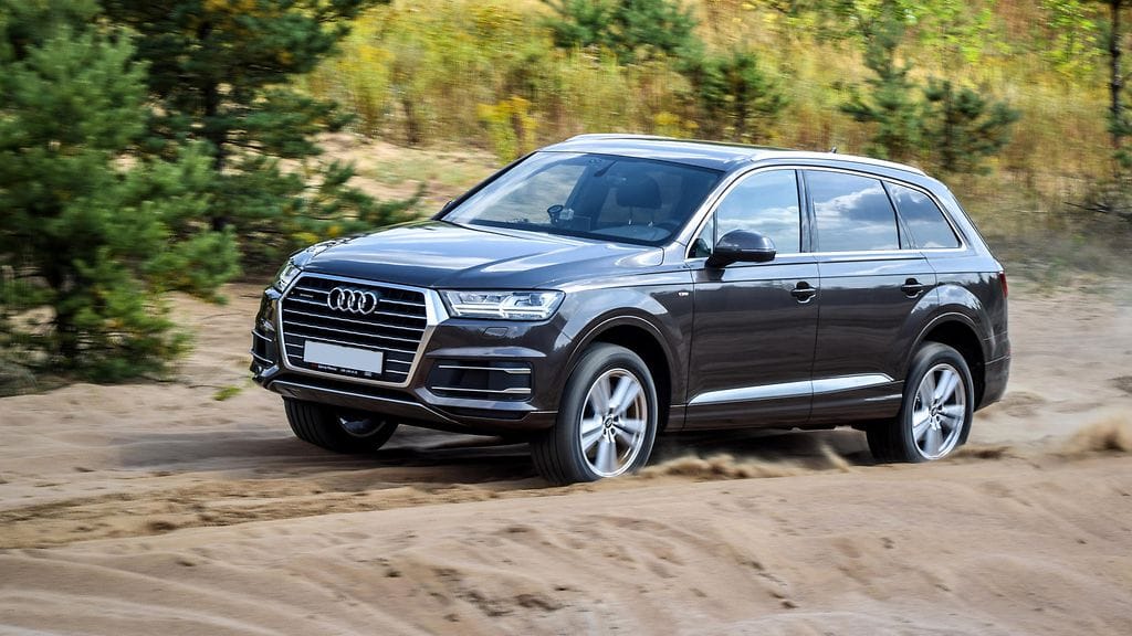 Kuvassa SUV-luokan esimerkkinä Audi Q7.