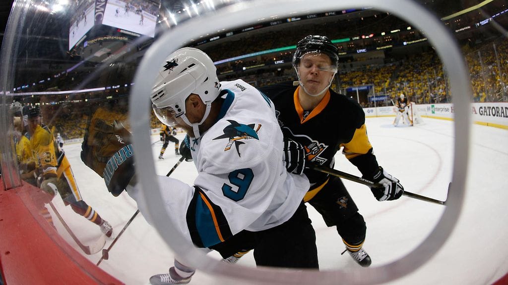 Pittsburgh Penguinsin Olli Määttä on pitänyt San Jose Sharksin pelaajat kurissa kahdessa ensimmäisessä finaalissa. Kolmas finaali pelataan San Josen kotihallissa sunnuntain vastaisena yönä Suomen aikaa.