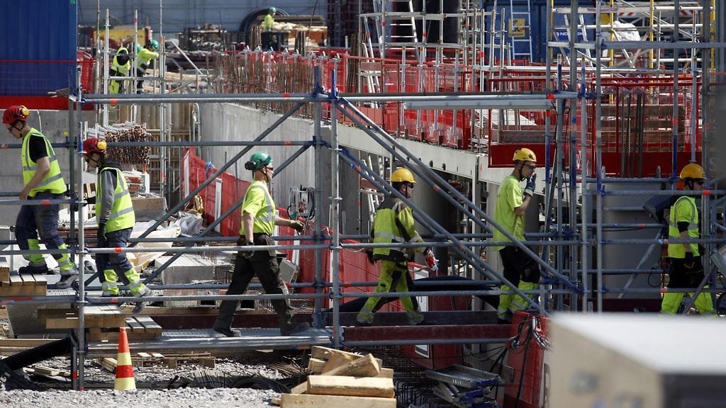SRV:n REDI -rakennustyömaa Kalasatamassa Helsingissä 4. toukokuuta 2016. Ekonomistien mukaan Suomen talouskasvu on toistaiseksi rakentamisen ja kotimaisen kysynnän varassa.