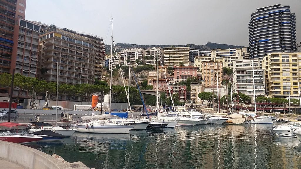 Ruhtinaskunta Monaco on kuuluisa rikkaista asukkaistaan.