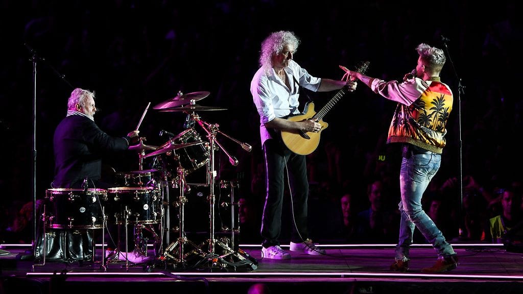 Queen ja Adam Lambert lavalla Lissabonissa toukokuussa 2016.