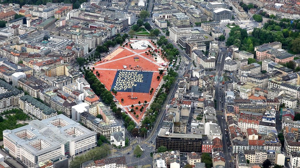 Perustuloäänestyksen alla Geneveen koottiin valtava juliste, joka pyrki pääsemäään Guinnesin ennätystenkirjaan.