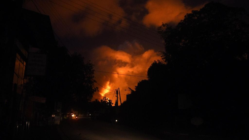 Sri lanka tulipalo ammusvarasto armeija