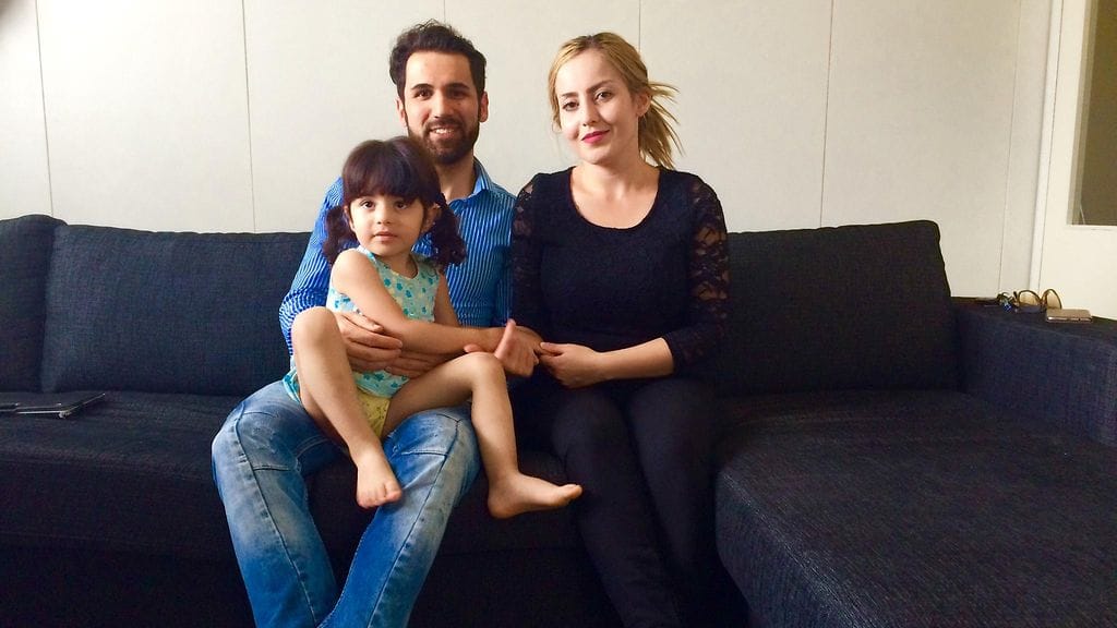 Huner Ali Muhammed (isä), Gashaw Khaleel Hamad (äiti) ja tytär Sämä Huner Ali Muhammed kotonaan Riihimäellä.