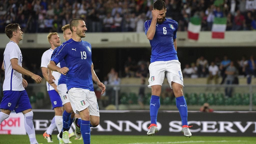 Antonio Candreva iski Italian 1-0-maalin rangaistuspotkusta.