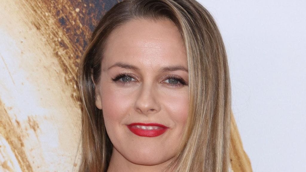 Hollywood-tähti Alicia Silverstone joutuu maksamaan ex-miehelleen kuukaudessa reilut 10 000 euroa.