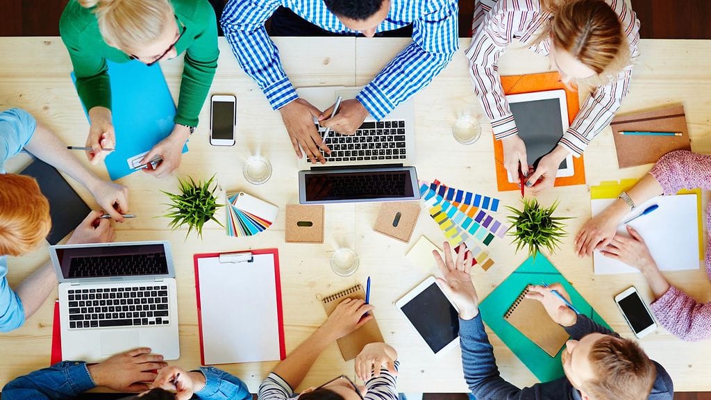 Kun kriisi iskee, tukeudu työtovereihisi!