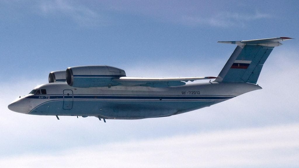 Kuvassa venäläinen An 72 -tyyppinen kuljetuskone, joka loukkasi Suomen ilmatilaa marraskuussa 2014.