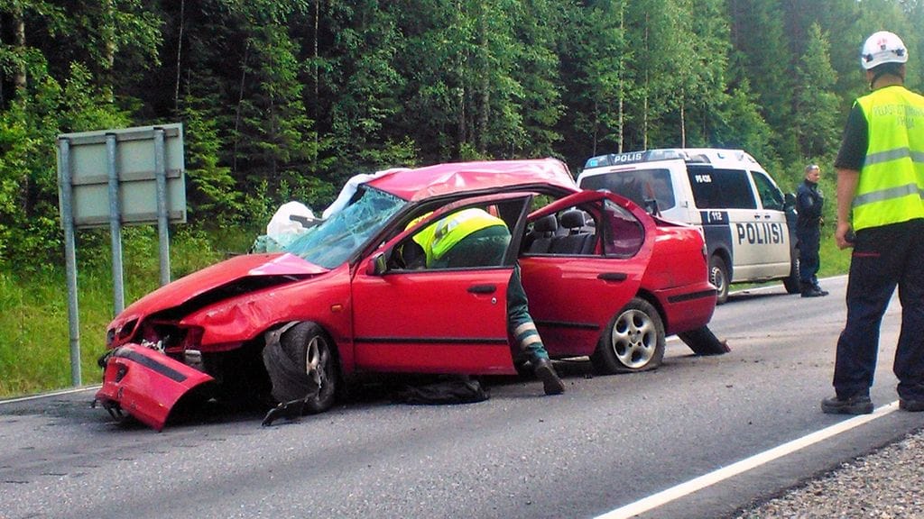 Rautalammilla 9-tiellä yksi ihminen kuoli auto-onnettomuudessa juhannusaattona 2013.