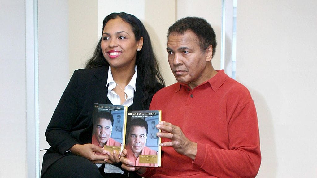 Hana ja Muhammad Ali vuonna 2004.