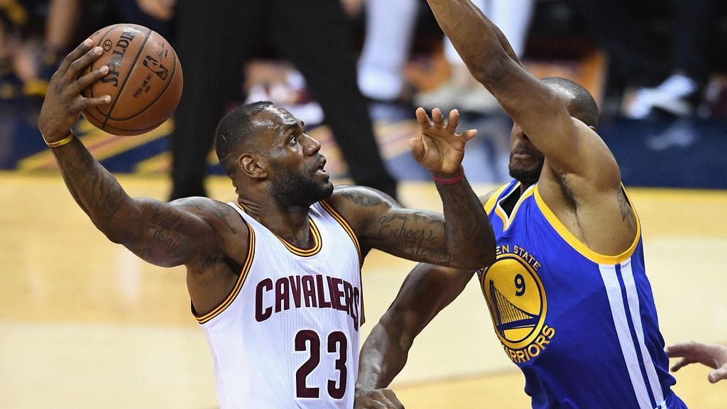 LeBron James oli elementissään kolmannessa finaalissa.