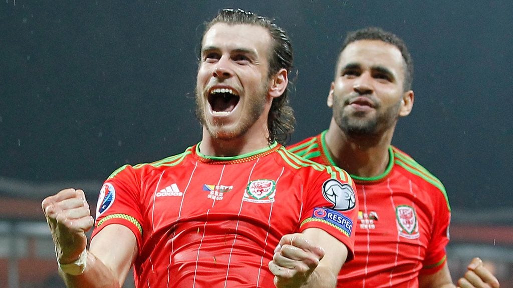 Bale on avauksessa, Robson-Kanu ei.