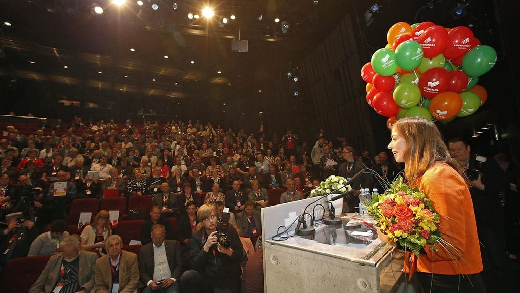 Li Andersson valittiin virallisesti vasemmistoliiton puheenjohtajaksi 11.6.2016. Tänään hän piti ensimmäisen linjapuheensa.