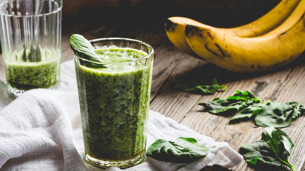 Superterveellinen tuorepuuro on oivallinen aloitus aamulle. Puuron voi herkutella vaikkapa lasista.