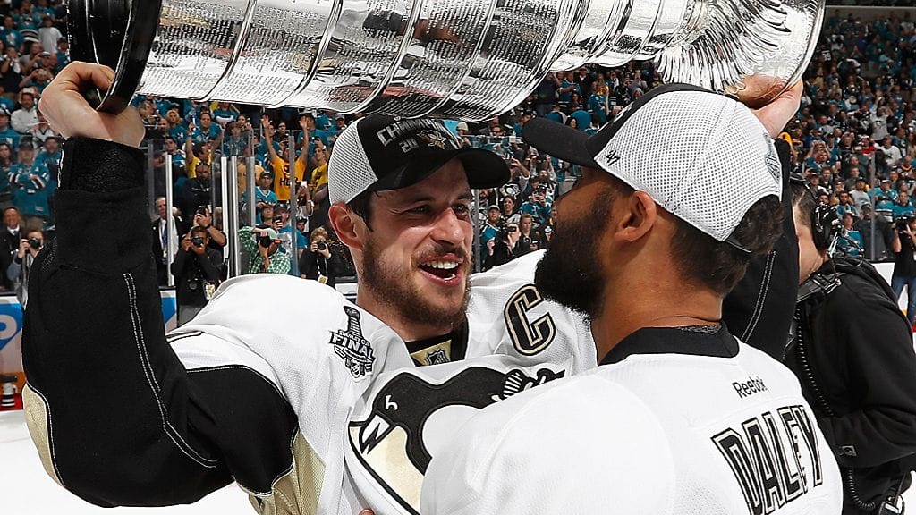 Sidney Crosby ojensi Stanley Cupin Trevor Daleylle.