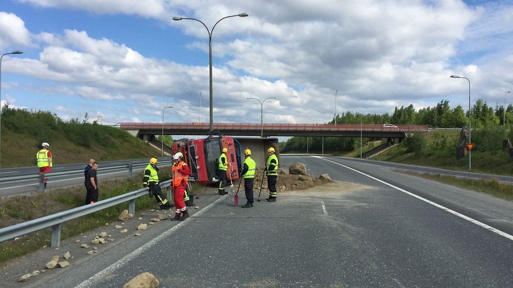 Onnettomuus tapahtui Viitostiellä Matkuksen liittymän kohdalla. KUVA:POLIISI