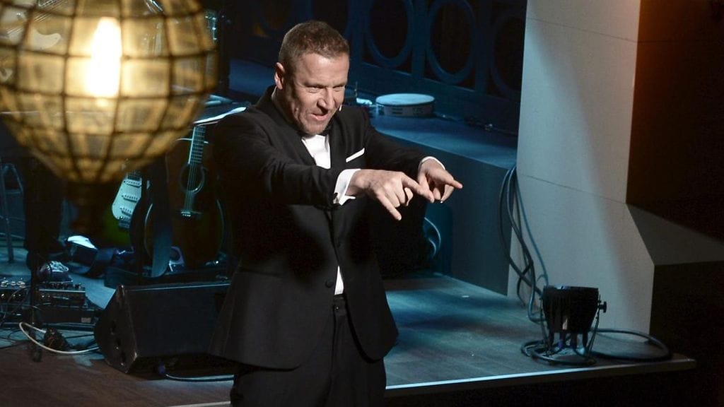 Renny Harlin isännöi Suomen ensimmäistä Saturday Night Live -lähetystä 6. helmikuuta 2016.