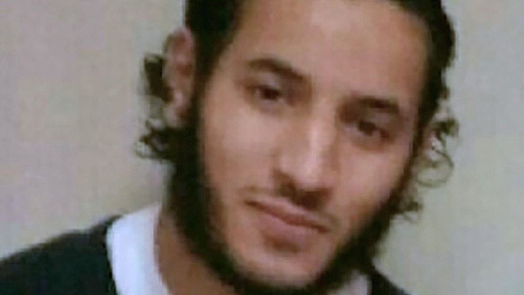 Ranskassa poliisin ja tämän vaimon taposta epäilty mies on tunnistettu 25-vuotiaaksi Larossi Abballaksi.